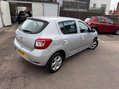 Dacia Sandero 1.5 dCi Laureate Euro 5 5dr 29