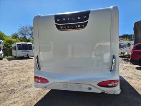 Bailey Unicorn Madrid  4