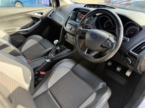 Ford Focus 2.0T EcoBoost ST-2 Hatchback 5dr Petrol Manual Euro 6 (s/s) (250 ps) 2