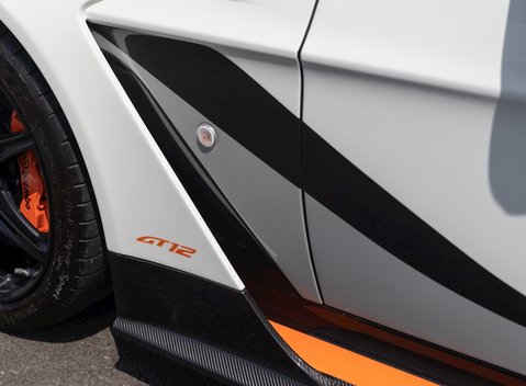 Aston Martin Vantage GT12 29