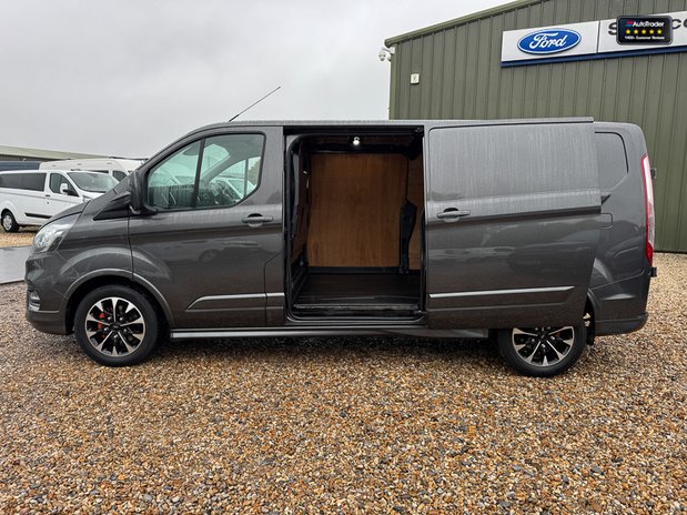 Ford Transit Custom AUTO LWB L2H1 Low Roof 320 Sport Alloys Air SELECT 14