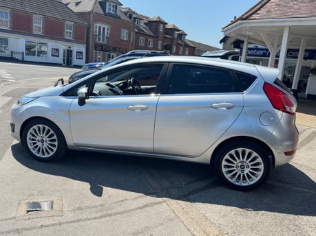 Ford Fiesta 1.6 Titanium Powershift Euro 5 5dr 7