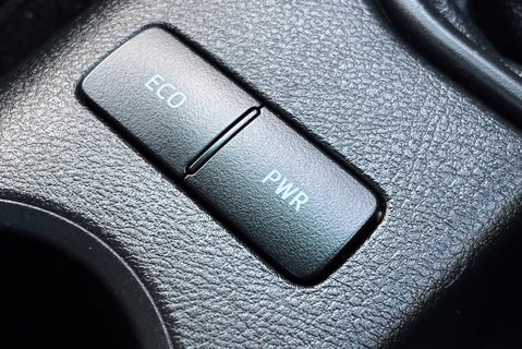 Toyota Hilux Active 4WD D-4D Single Cab Pickup - No VAT 32