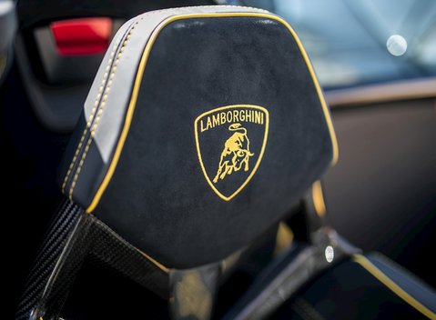 Lamborghini Aventador SV LP750-4 Roadster 19