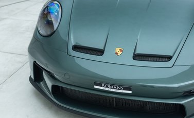 Porsche 911 GT3 Touring (992) 6