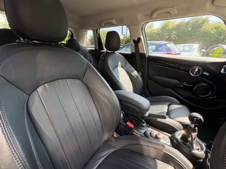 Mini Hatch Cooper 1.5 Petrol Manual Exclusive Comfort+ Nav 5 door - DEPOSIT TAKEN 4
