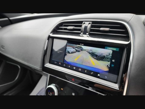 Jaguar XE R-DYNAMIC S 26