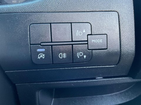 Peugeot Boxer 2.2 BLUEHDI 335 L3H3 PROFESSIONAL P/V 139 BHP 25