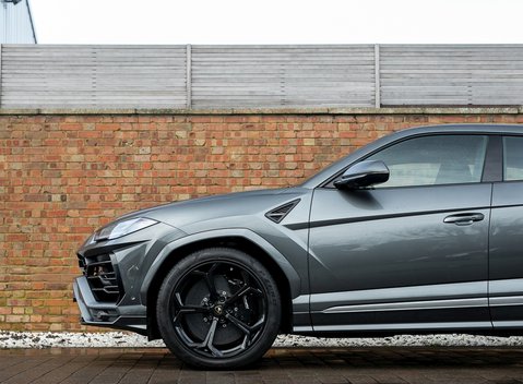 Lamborghini Urus 25
