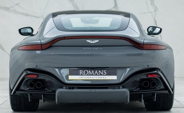 Aston Martin Vantage 5