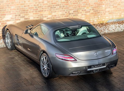 Mercedes-Benz SLS AMG 11