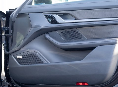 Porsche Taycan Turbo S 24