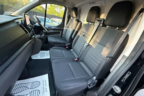 Ford Transit Custom 280 LIMITED ECOBLUE - NO VAT - 1 OWNER—FULL SERVICE HISTORY -APPLE CARPLAY  3
