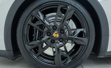 Porsche Taycan 4S Cross Turismo 27