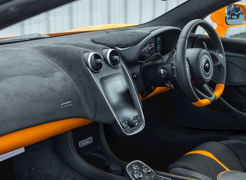 McLaren 570S Spider 15