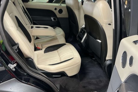 Land Rover Range Rover Sport 3.0 SD V6 HSE Dynamic SUV 5dr Diesel Auto 4WD Euro 6 (s/s) (306 ps) 12