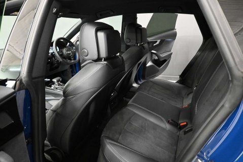 Audi A5 2.0 A5 Sportback 35 TFSI MHEV Black Edition Semi-Auto 5dr 19