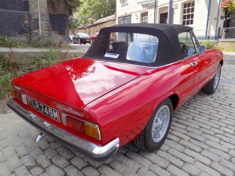 Alfa Romeo Spider 2000 Spider Veloce 64
