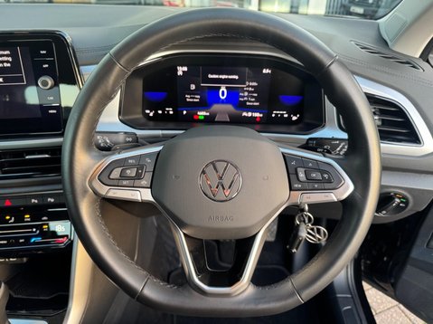 Volkswagen T-Roc LIFE TSI DSG 24