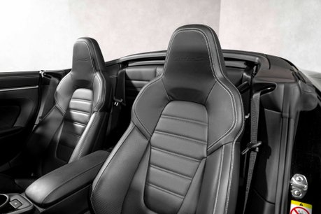 Porsche 911 TURBO S PDK. SPORTS CHRONO. HEATED & VENTILATED SEATS. PCCBS. SPORT EXHAUST 19