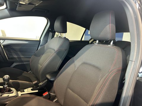 Ford Focus 1.0T EcoBoost ST-Line Style Euro 6 (s/s) 5dr 16