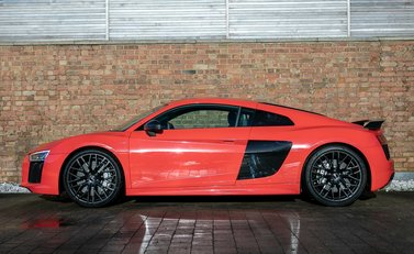 Audi R8 V10 Plus 2