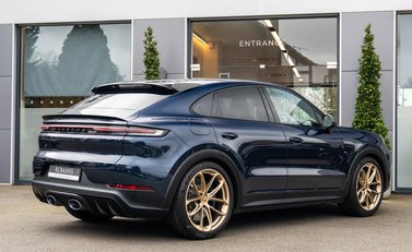 Porsche Cayenne TURBO E-HYBRID COUPE WITH GT PACKAGE 4