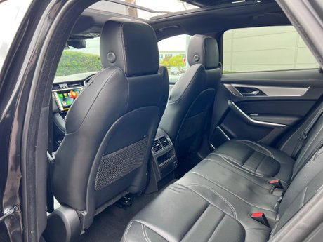Jaguar F-Pace 2.0 D200 MHEV R-Dynamic SE Auto AWD Euro 6 (s/s) 5dr 36