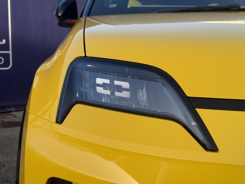 Renault 5 comfort range 52kWh iconic five Hatchback 5dr Electric Auto (150 ps) 12