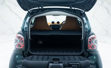 Smart Fortwo Coupe RACING GREEN EDITION 52