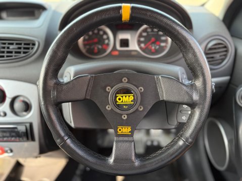 Renault Clio 2.0 VVT Renaultsport 3dr 14