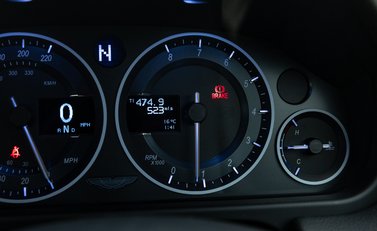 Aston Martin V12 Vantage S 23
