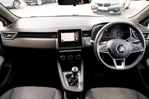 Renault Clio ICONIC TCE 3