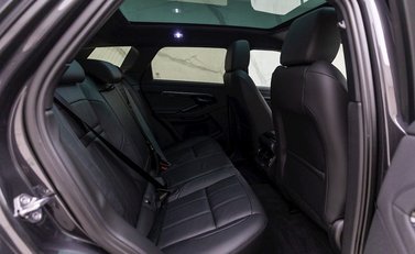 Land Rover Range Rover Evoque P300e R-Dynamic SE 14