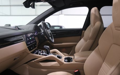 Porsche Cayenne V6 Platinum Edition - PTS Colour and Incredible Specification 32
