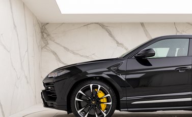 Lamborghini Urus 26