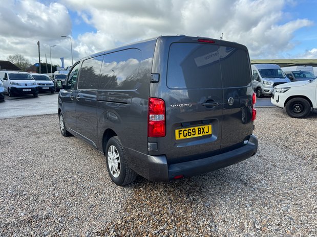 Vauxhall Vivaro LWB L2H1 [SOLD CM] Low Roof Sportive 2900 Air Con Sensors EURO 6 NO VAT 10