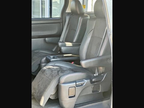 Toyota Vellfire Golden Eyes II Edition 27