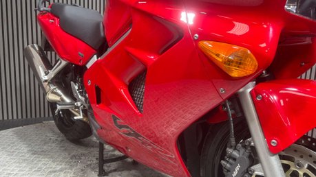 Honda VFR 2001 ONLY 13K FUEL INJECTED NON VTEC 1 OWNER NEW MOT 800CC 38