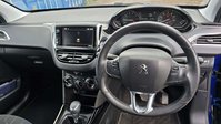 Peugeot 2008 1.2 PureTech Signature SUV 5dr Petrol EAT Euro 6 (s/s) (130 ps) 39
