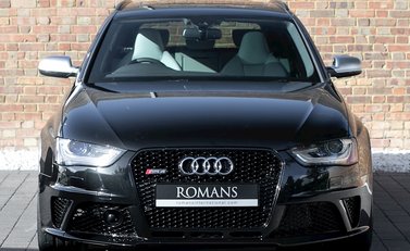 Audi RS4 Avant 4