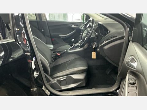 Ford Focus 1.0T EcoBoost Zetec Edition Euro 6 (s/s) 5dr 6