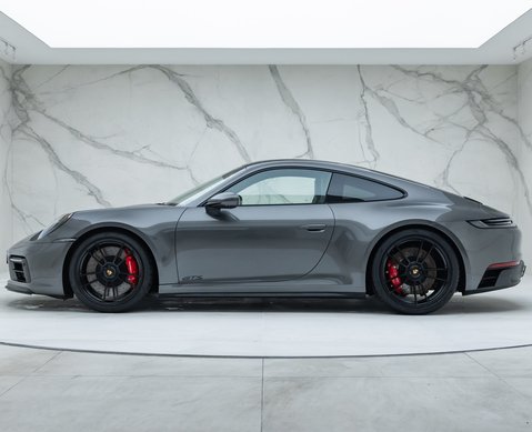 Porsche 911 Carrera GTS (992) 
