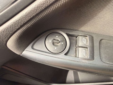 Ford Focus 1.6 Focus Zetec 105 5dr 13