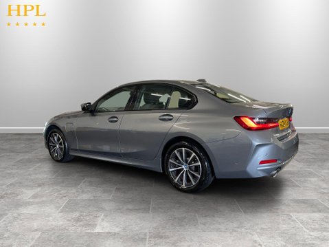 BMW 3 Series 2.0 330e 12kWh Sport Saloon 4dr Petrol Plug-in Hybrid Auto Euro 6 (s/s) (29 15