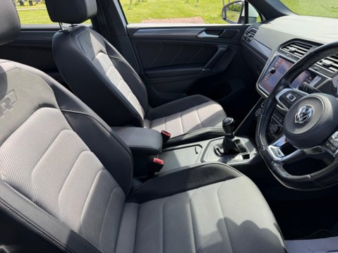 Volkswagen Tiguan 2.0 TDI R-Line Euro 6 (s/s) 5dr 33