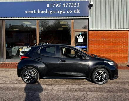 Toyota Yaris 1.5 Yaris Design HEV CVT 5dr 10