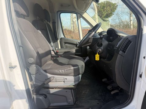 Peugeot Boxer 2.2 Boxer 335 Professional L3H2 Blue HDi 18