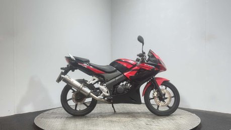 Honda CBR CBR125 2010 FUEL INJECTED PROJECT LEARNER SPORTS BIKE 125CC 1