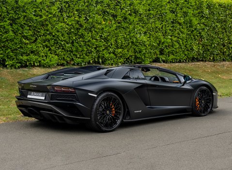 Lamborghini Aventador S LP 740-4 ROADSTER 4